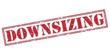 Beyaz arka plan üzerinde izole kırmızı pul küçülme