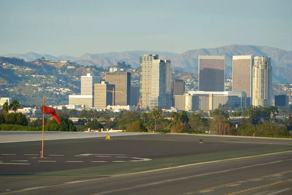 SANTA MONICA, CALIFORNIE États-Unis - 07 OCT 2016 : stationnement des avions à l'aéroport — Photo