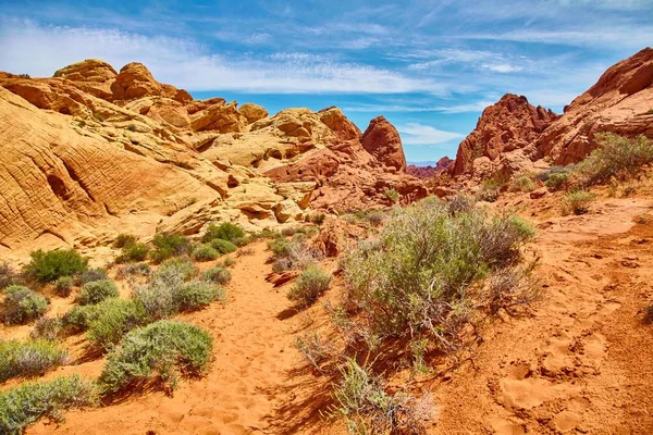 Niewiarygodnie piękny krajobraz w Southern Nevada, Dolina z ognia State Park, Stany Zjednoczone — Zdjęcie stockowe