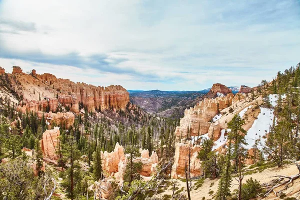 Increíblemente hermoso paisaje en Bryce Canyon National Park, Utah, EE.UU. —  Fotos de Stock