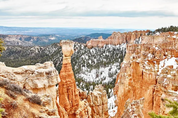 Increíblemente hermoso paisaje en Bryce Canyon National Park, Utah, EE.UU. —  Fotos de Stock