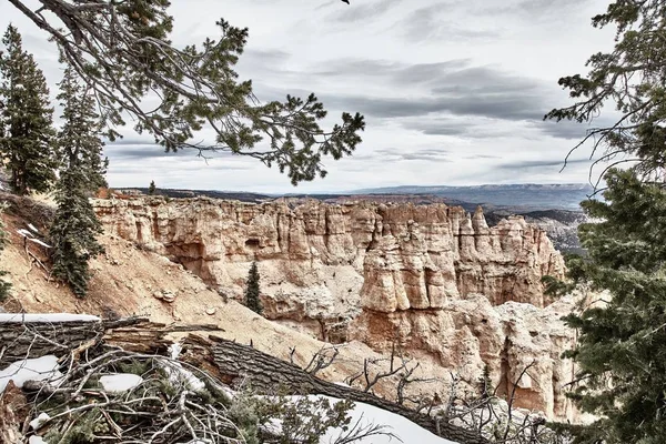 Increíblemente hermoso paisaje en Bryce Canyon National Park, Utah, EE.UU. —  Fotos de Stock