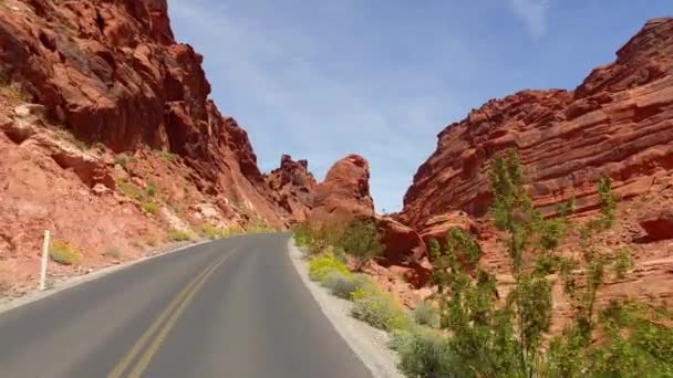 Incredibly beautiful landscape in Southern Nevada, Valley of Fire State Park USA. Smooth camera movement along the road. — Stock Video