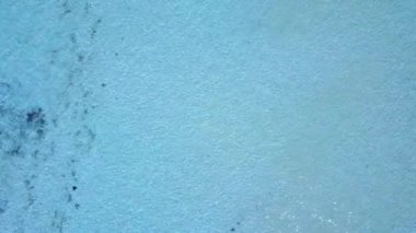 Hava dron vurdu. Bir görünüm üzerinden bir kuş bakışı görünüme mercanlar. Kamerayı aşağı görünüyor. Turkuaz su Karayip Denizi. Riviera Maya Meksika