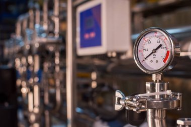 Eczanedeki su hazırlama, temizlik ve tedavi için ilaç teknolojisi ekipmanı tesisi