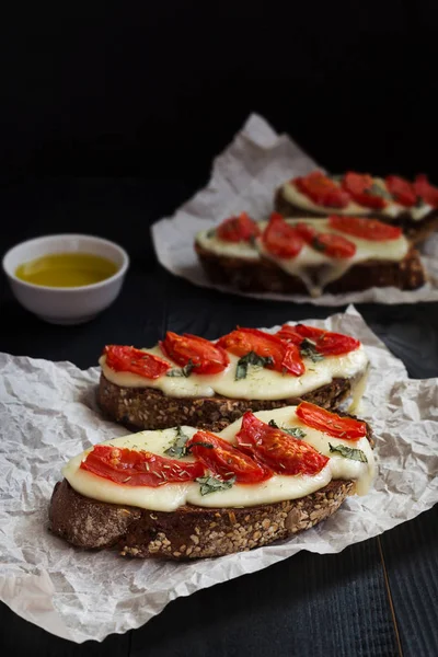 Bruschetta met olijfolie — Stockfoto