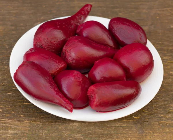 Boiled red beet. Beet properties and benefits concept. Natural food — Stock Photo, Image