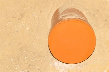 Havalandırma için yere PVC borusu yerleştirildi.