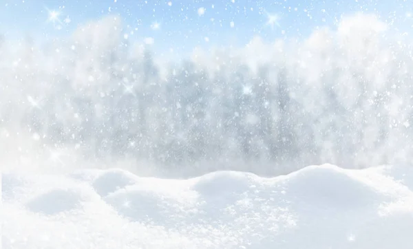 Uma nevasca forte num bosque de bétulas. Inverno paisagem abstrata . — Fotografia de Stock