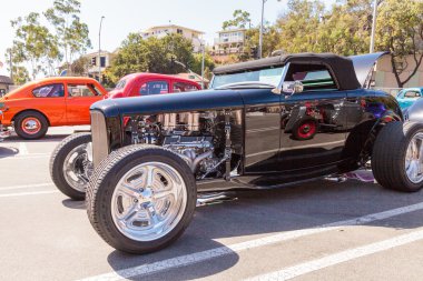 Siyah 1932 Ford B Roadster 