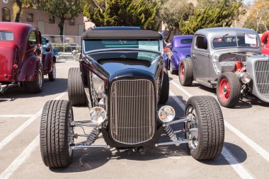 Siyah 1932 Ford B Roadster