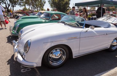 Beyaz Porsche 1600 Süper 