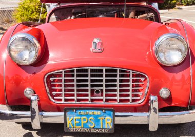 Kırmızı 1957 Triumph roadster 