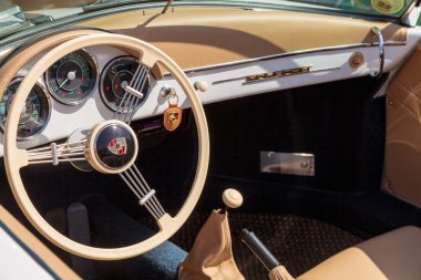 Beyaz Porsche 1600 Süper