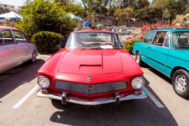 Kırmızı klasik 1964 Rivolta Gt Coupe 