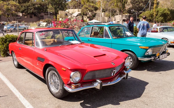 Vermelho clássico 1964 Rivolta GT Coupe — Fotografia de Stock
