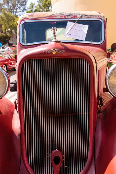 Rosso ruggine 1971 Camion Dodge — Foto Stock