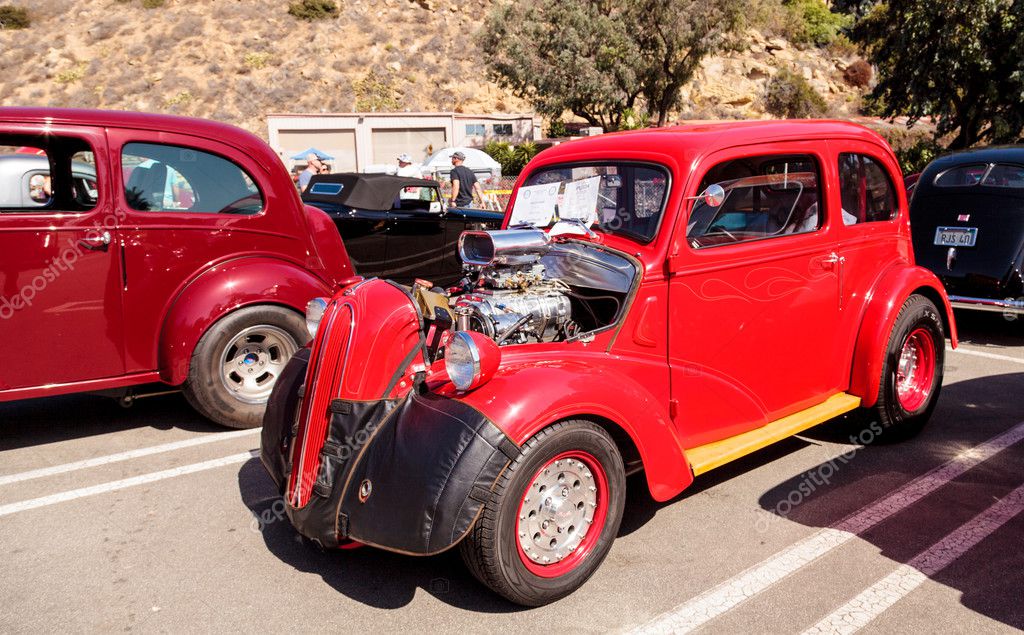 Rojo 1950 Ford Anglia Coupe 2023