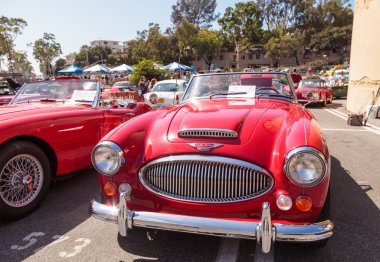 Kırmızı 1967 Austin Healey 3000 