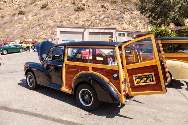 Black 1967 Morris Minor Traveller woody — Stock Photo, Image