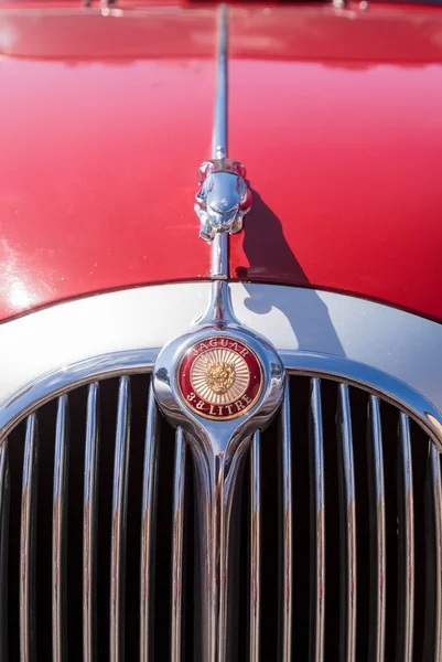 Roter Jaguar classic 3.8 gb — Stockfoto