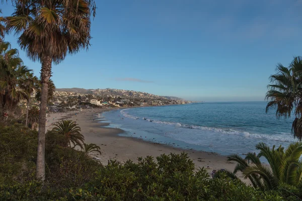 Playa principal vista de la ciudad en Laguna Beach — Foto de Stock