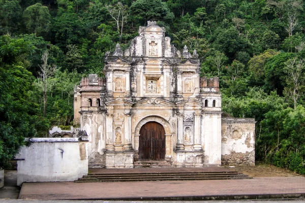 Antigua guatemala ruínas da igreja, La Ermita de la Santa Cruz ruínas — Fotografia de Stock