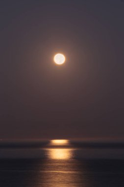 Süper ay Pasifik Okyanusu üzerinden ayarlar