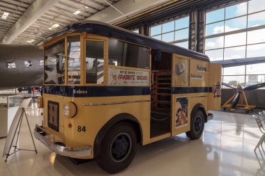 Sarı 1940'larda Divco Helms ve ekmek kamyon