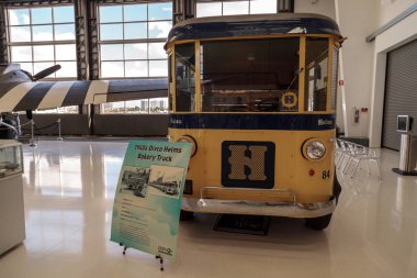 Sarı 1940'larda Divco Helms ve ekmek kamyon 