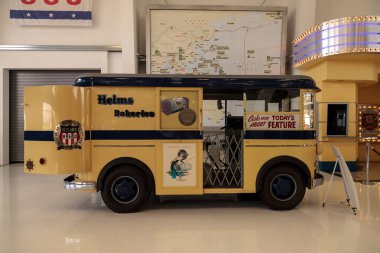 Sarı 1940'larda Divco Helms ve ekmek kamyon