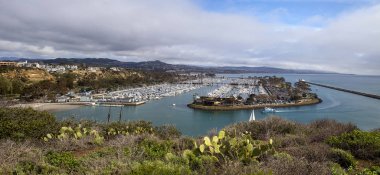 Dana Point limandan yürüyüş yolu