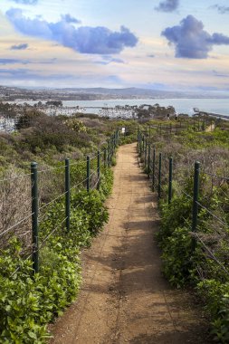 Hiking trail Dana Point Harbor yukarıda