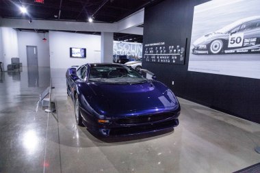 Mavi 1992 Jaguar Xj220