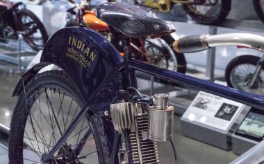 Lacivert Hint Camelback motosiklet