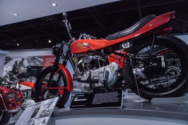 Kırmızı 1968 Hint Super Scout motosiklet