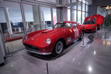 Klasik kırmızı Ferrari