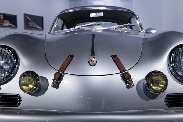 Silber 1957 Porsche 356a Coupé — Stockfoto