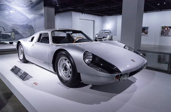 Porsche 904 Carrera GTS 1964 argent — Photo