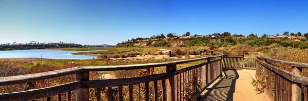 Newport Back Bay loop hiking trail — Stock Photo, Image