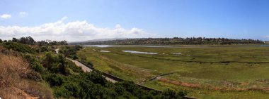 Üst Newport Bay doğa iz rüzgarların m boyunca hiking korumak