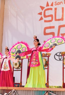 Kore fan dans San Diego Hayvanat Bahçesi Safari parkında gerçekleştirilen.