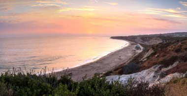 Crystal Cove beach en uzak Güney ucunda üzerinden günbatımı