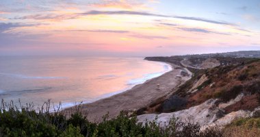 Crystal Cove beach en uzak Güney ucunda üzerinden günbatımı
