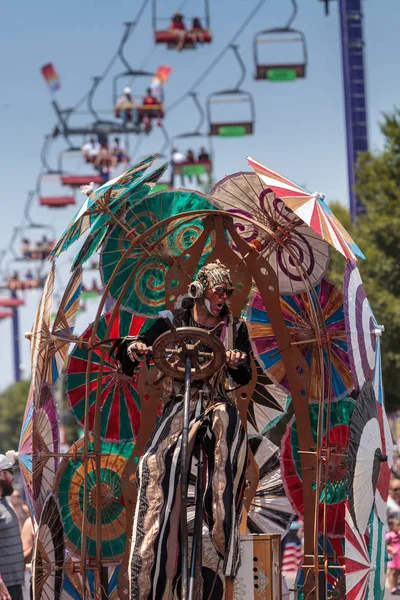 Artista de circo teatral Derrick Gilday — Fotografia de Stock