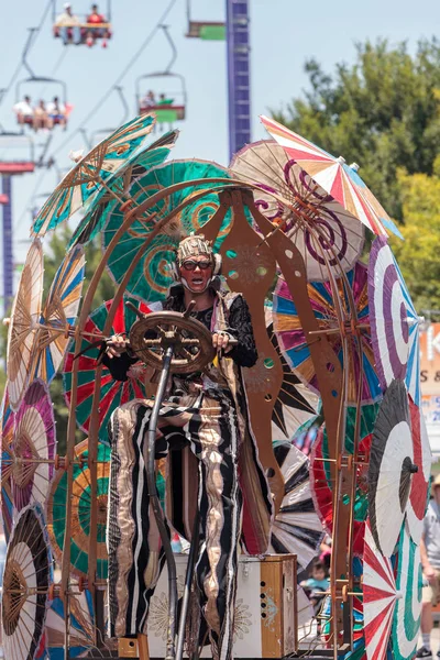 Artista de circo teatral Derrick Gilday — Fotografia de Stock