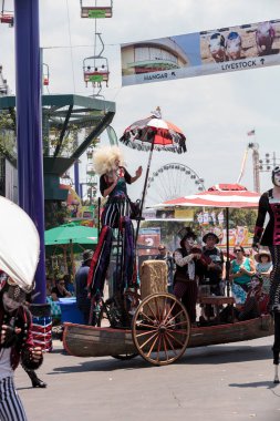 Tiyatro sirk sanatçısı Megan Fontaine