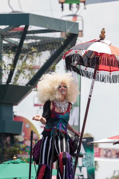 Zirkusartistin Megan Fontaine — Stockfoto