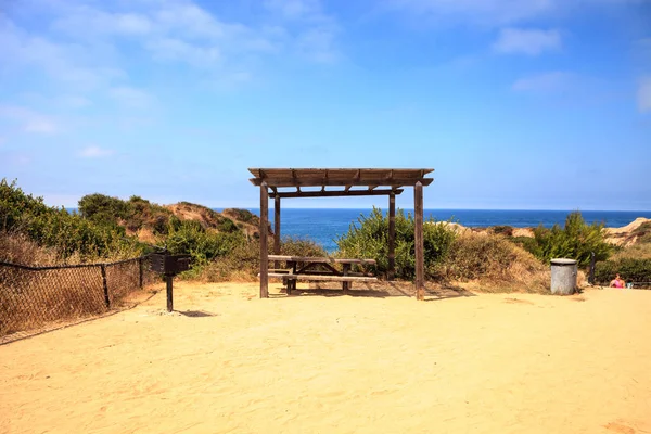 San Clemente devlet Kumsalda piknik masa ve barbekü ızgara