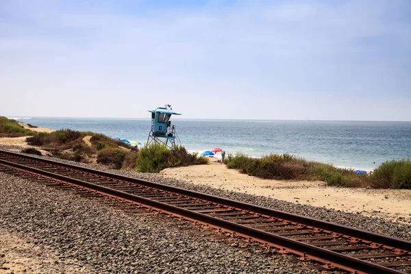 I binari dei treni attraversano San Clemente State Beach — Foto Stock